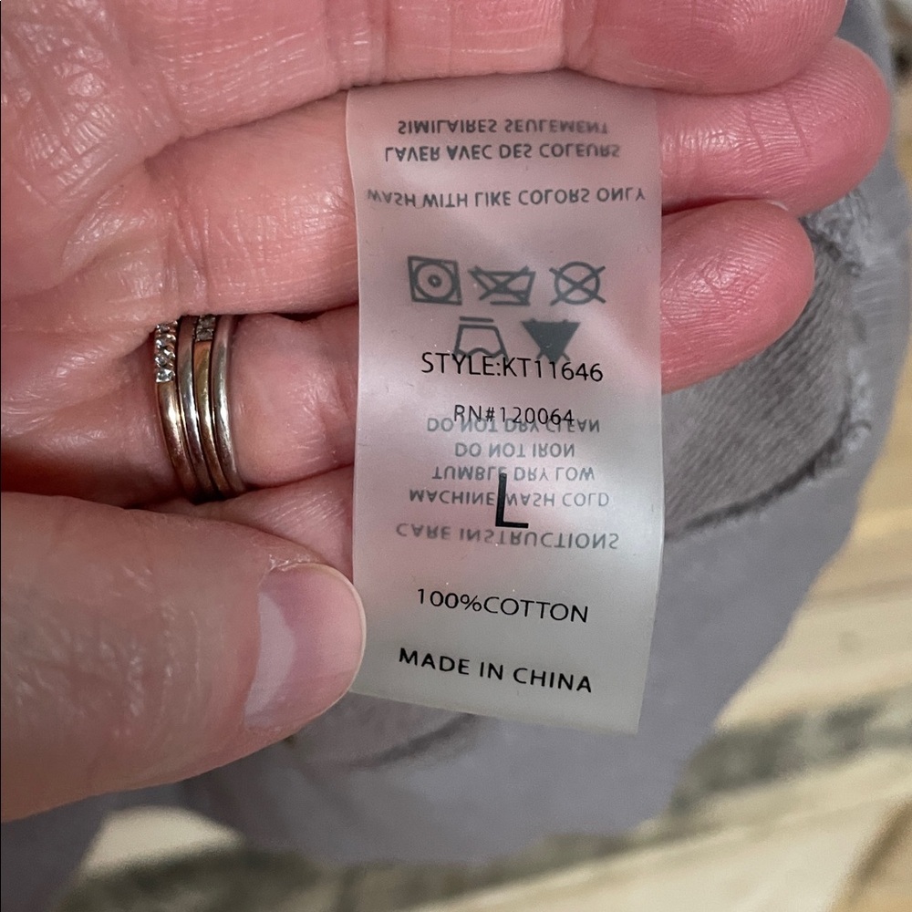 Mono B size Large Ombre White and Gray Short Sleeve Terrycloth Soft Sweatshirt - Picture 6 of 8